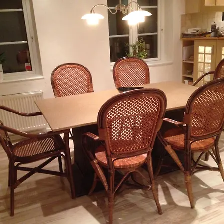 Nedlagt Gård I Naturen Med Ro Og Fred Og Samtidig Tæt På Og Fiskeri Og Indkøbsmuligheder