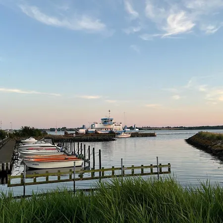 Nedlagt Gård I Naturen Med Ro Og Fred Og Samtidig Tæt På Og Fiskeri Og Indkøbsmuligheder Privat bolig